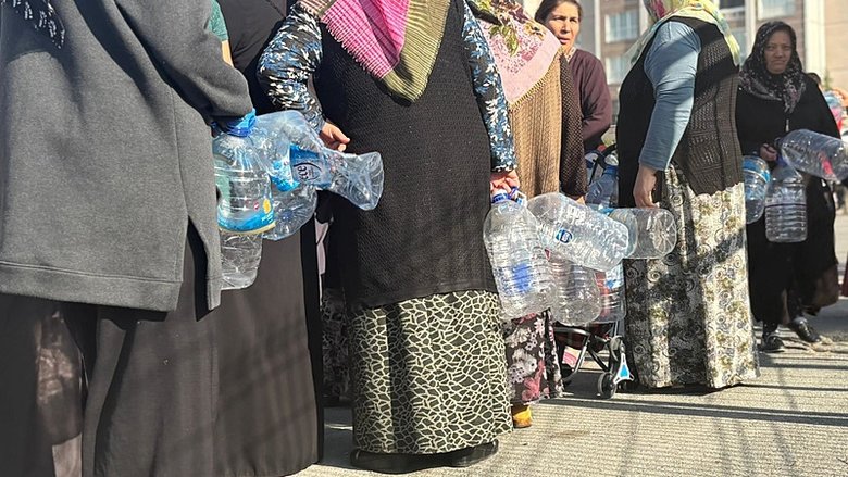 Tankerle su dağıttılar! Ankara’da uygulanan su kesintileri vatandaşı mağdur etti!