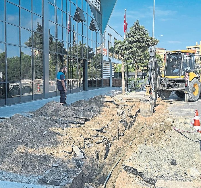 Şimdi de kepçe şoku! Manisa Büyükşehir Belediyesi ile Manisa Futbol Kulübü arasındaki gerilim tırmanıyor