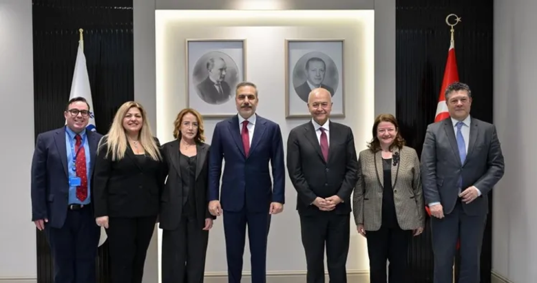 Bakan Fidan, BM Mülteciler Yüksek Komiseri ile bir araya geldi