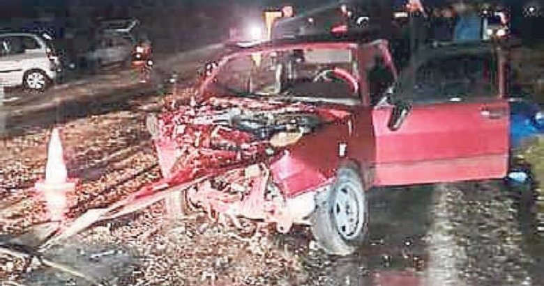 İzmir’de iki araç çarpıştı: 1 kişi can verdi
