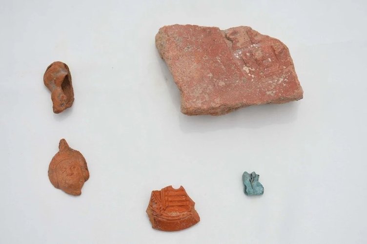 İzmir’deki Smyrna Antik Kenti’nde heyecanlandıran buluş! Mısır etkisini yansıtan eserler bulundu