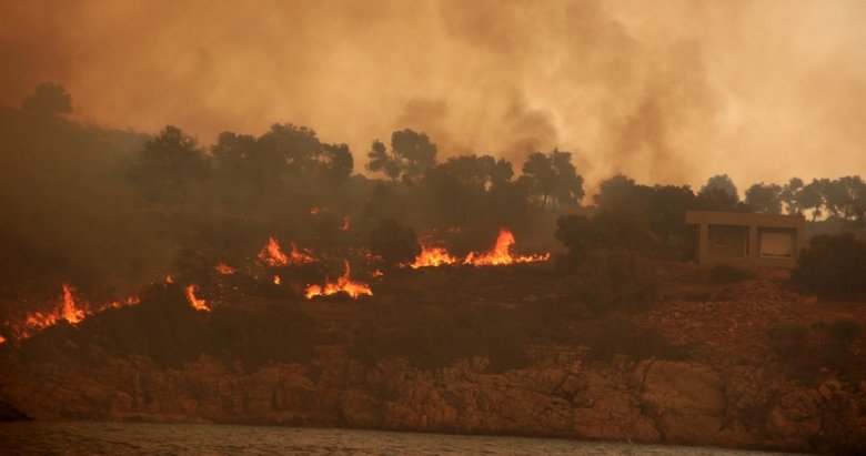 Bodrum'da alevler Çökertme Koyu'na dayandı! Yerleşim birimleri boşaltıldı -  Muğla Haberleri