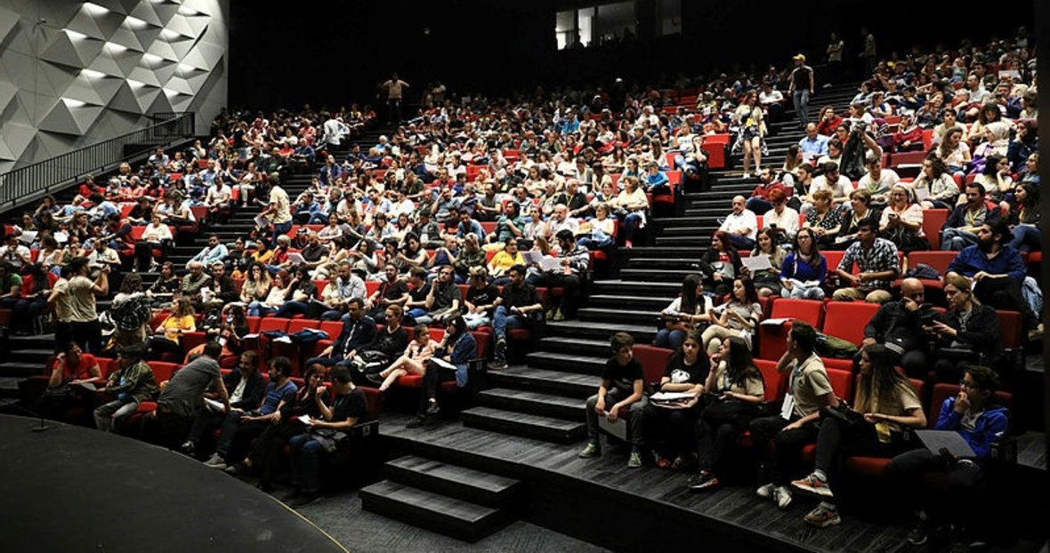 Denizli Buyuksehir Belediyesi Sehir Tiyatrosu Perdelerini Aciyor