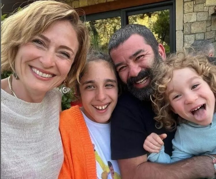 Ceyda Düvenci ile boşanacakları konuşulan Bülent Şakrak sessizliğini bozdu