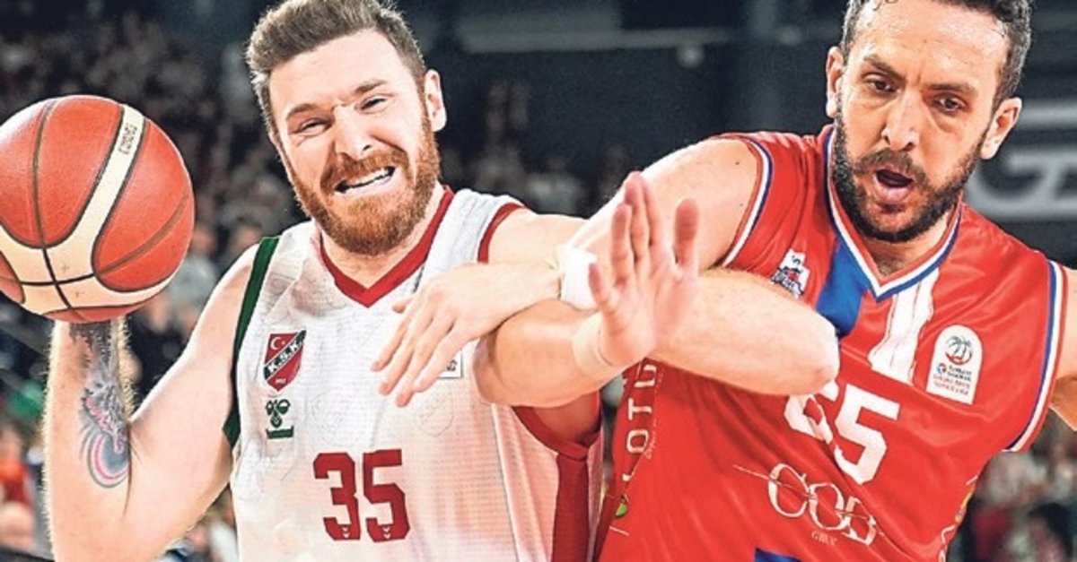 Karşıyaka potada umudunu korudu