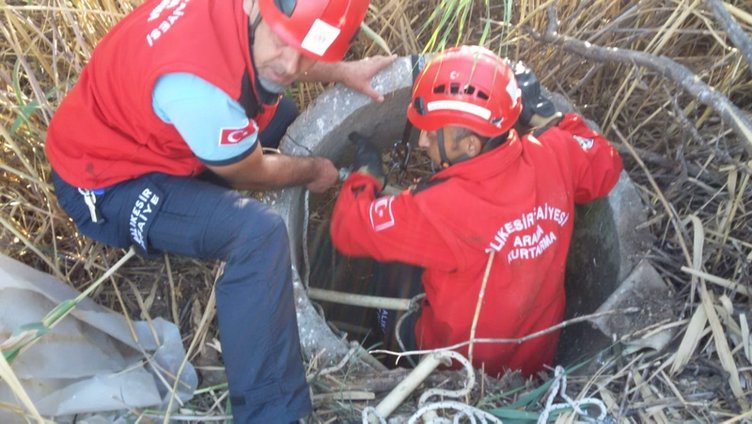 Balıkesir’de yavru köpek 13 metrelik kuyudan kurtarıldı