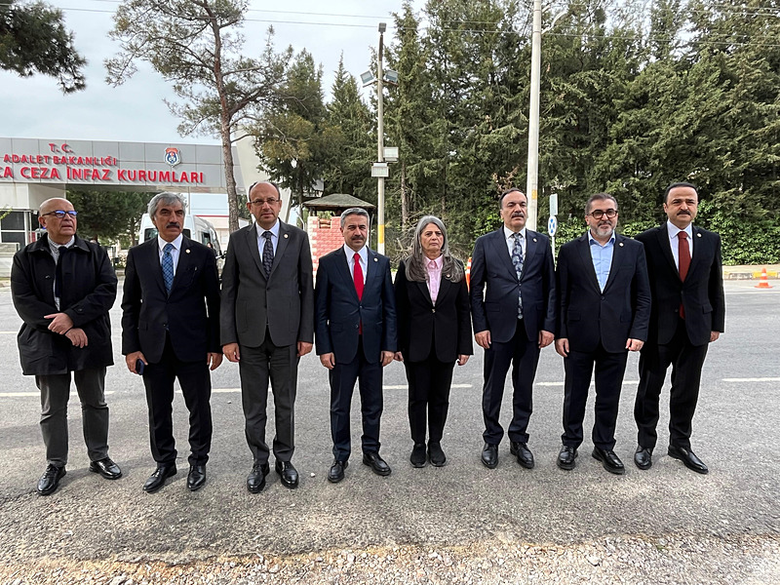 izmirde-cezaevlerinde-denetim-basladi-468-basvuru-yerinde-degerlendirilecek-1776327331654.png