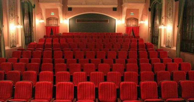 İzmir Devlet Tiyatrosu martta 86 temsil verecek