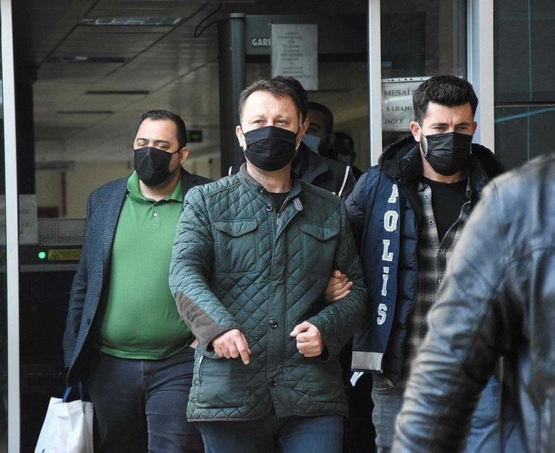 CHP’den istifa eden Menemen Belediye Başkanı Serdar Aksoy cezaevine gönderildi