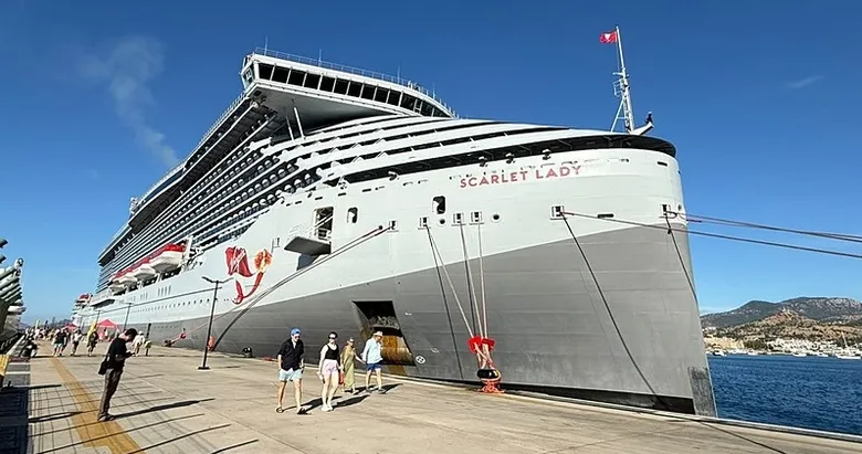 Scarlet Lady Bodurm’da! 2 bin 637 turist getirdi