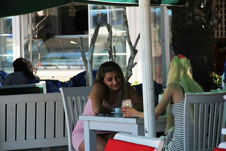 Bodrum’da vatandaşlar kafe ve restoranlara akın etti