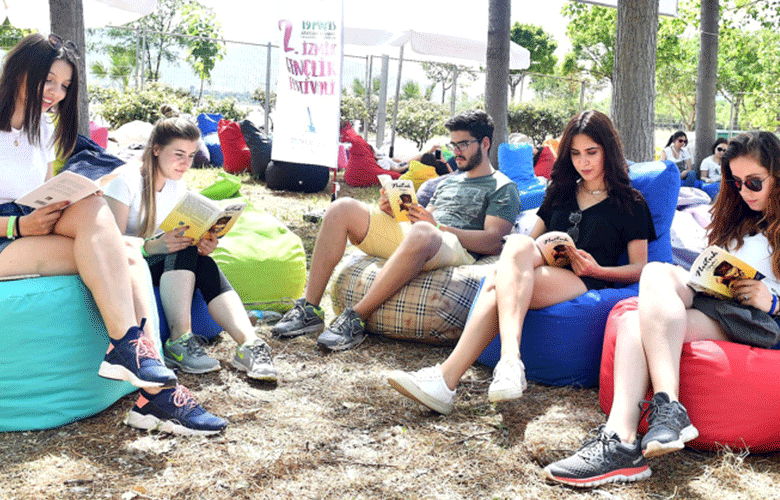 Gençler festival için İzmir’de