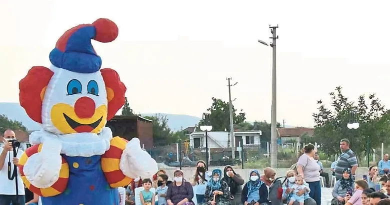 Çocuklar kuklalarla Torbalı’da bulusuyor