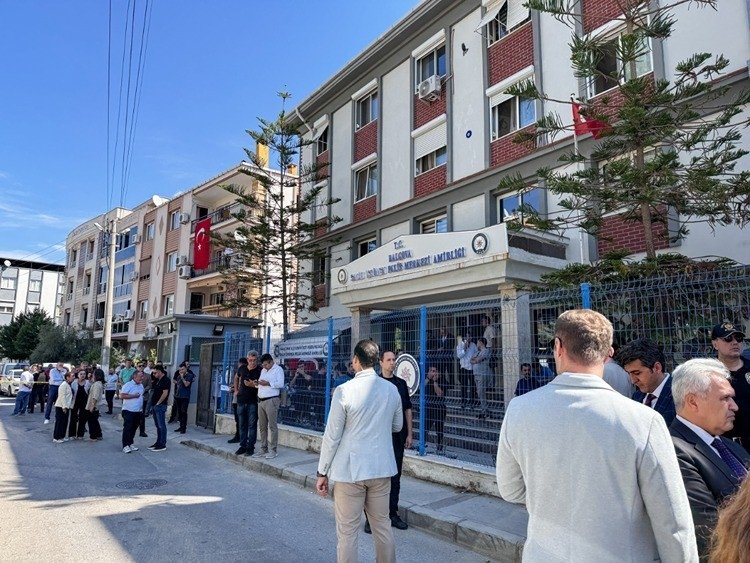 Son dakika: İzmir’deki saldırganın dedesi ilk kez konuştu! Evde dikkat çeken detay