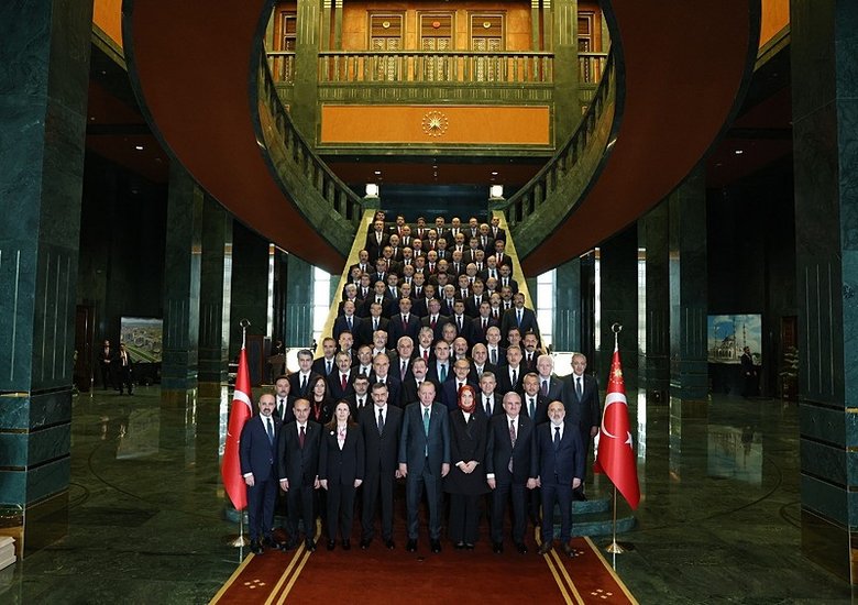 Başkan Erdoğan: Millete hizmette güç zehirlenmesi olmamalı