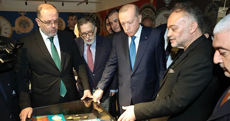 Başkan Erdoğan ’Muhteşem Cep Saatleri Koleksiyonu’ sergisini ziyaret etti