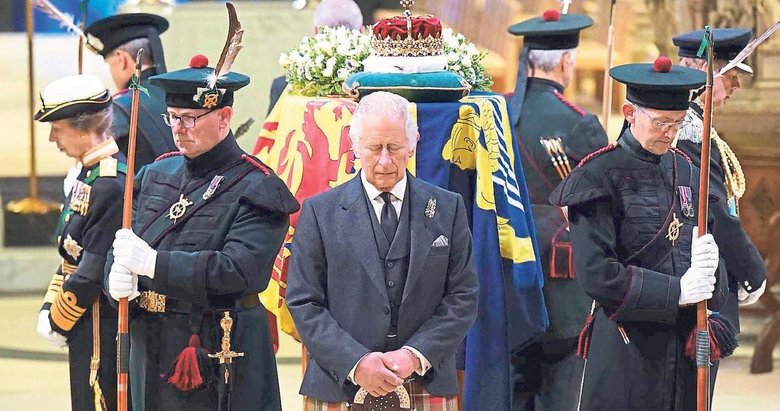 Cenaze törenlerini tüm dünya izledi