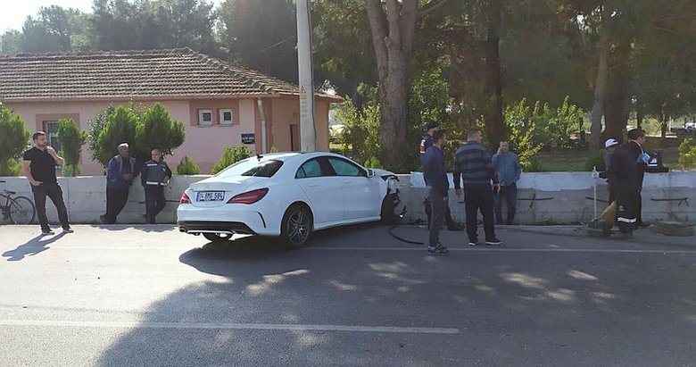 İzmir Milletvekili Mahir Polat trafik kazasında yaralandı