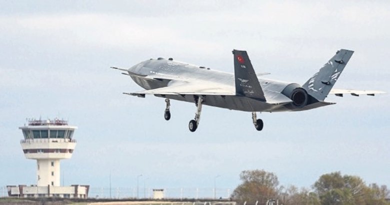 Bayraktar Kızılelma simüle atışta tam isabet sağladı