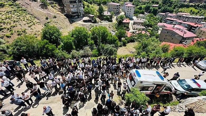 hakkaride-aile-katliami-4-kisi-hayatini-kaybetti-1781442940919.jpeg