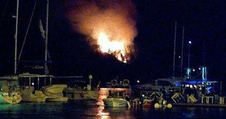 Milas’ta tekneden atılan havai fişek ormanı yaktı