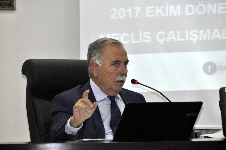 Çöpleri toplamayan CHP’li belediyenin açıklaması ’pes’ dedirtti