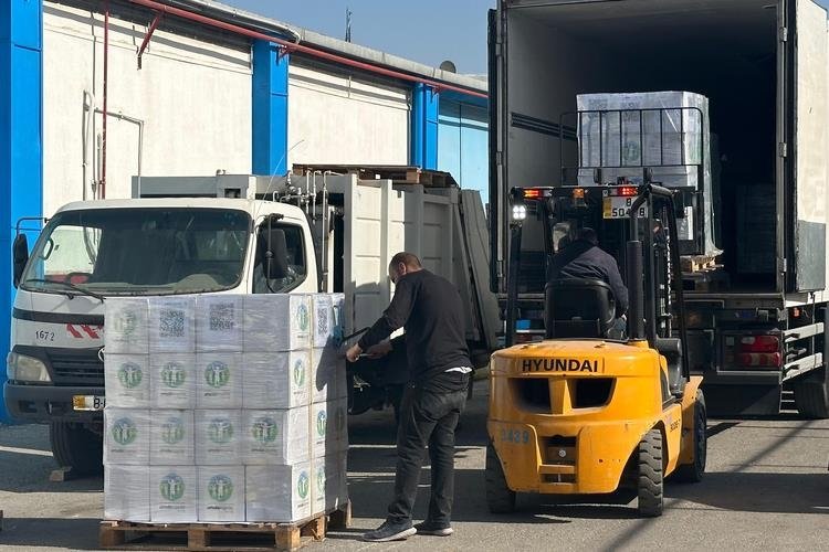 Ateşkesin ardından Gazze’ye yardım tırları girmeye başladı