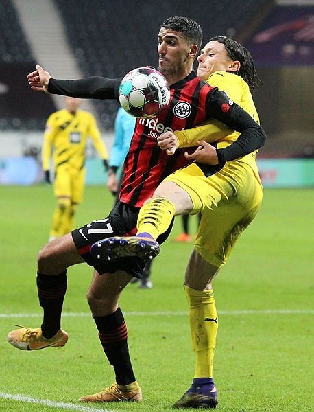 Sarı-kırmızılılar Frankfurt’un orta saha oyuncusu Aymen Barkok için atakta