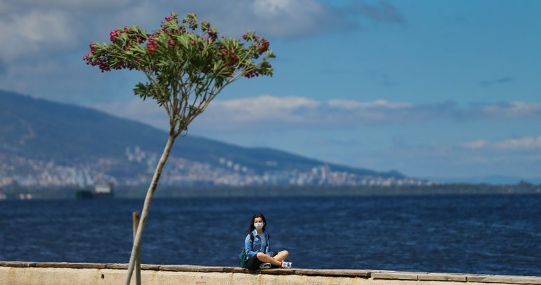 Izmir Sahilleri 20 Yas Alti Genclere Kaldi