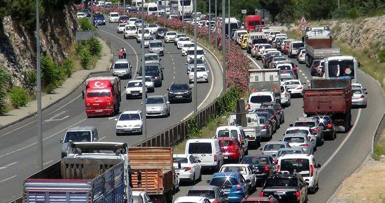 Sınav sonrası akın ettiler! Marmaris ve Fethiye istikametinde trafik yoğunluğu
