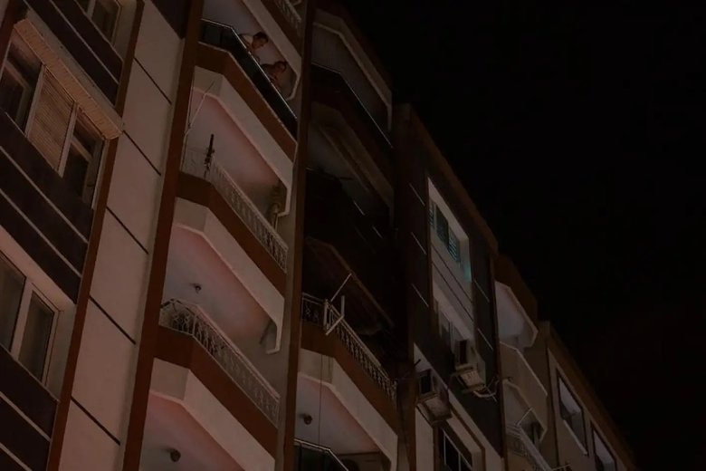 Manisa’da eşiyle tartışan kişi evi ateşe verdi!