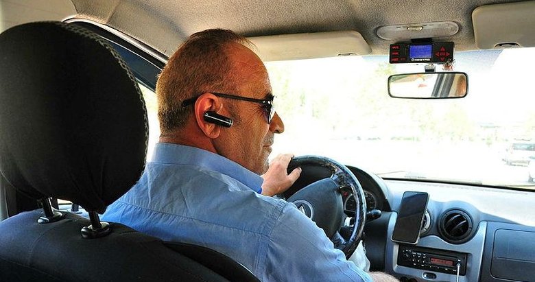 Manisa’ya gelen turist onu arıyor! İlgi çeken taksici