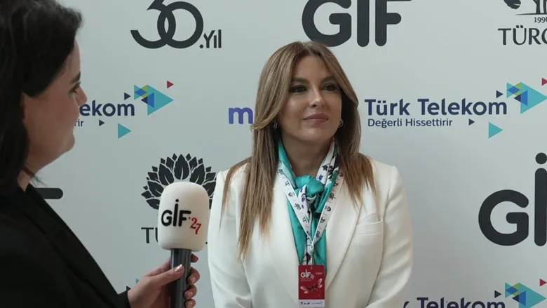 gif27de-gencler-iz-birakti-yildizlar-alkisladi-1791545503191.png