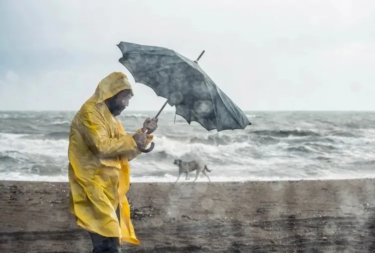 meteorolojiden-son-dakika-uyarisi-turkiye-ikiye-bolunuyor-41-derece-sicaklik-ve-saganak-ayni-anda-geliyor-1788679340786.jpeg