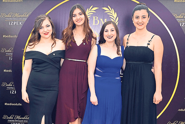 Sahne dünyası İzmir’de buluştu