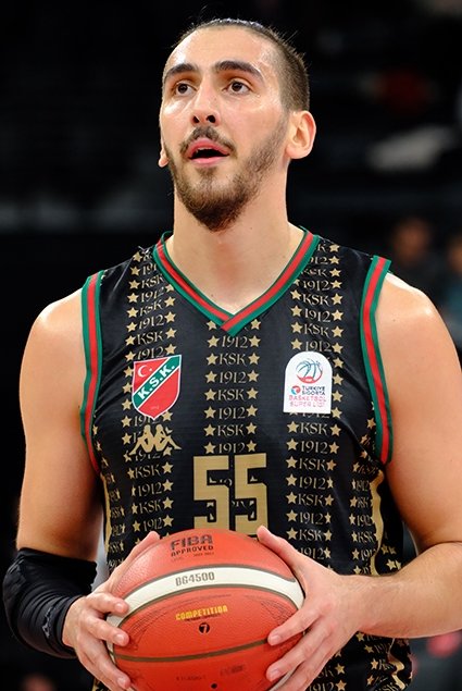 Karşıyaka’da giden gidene