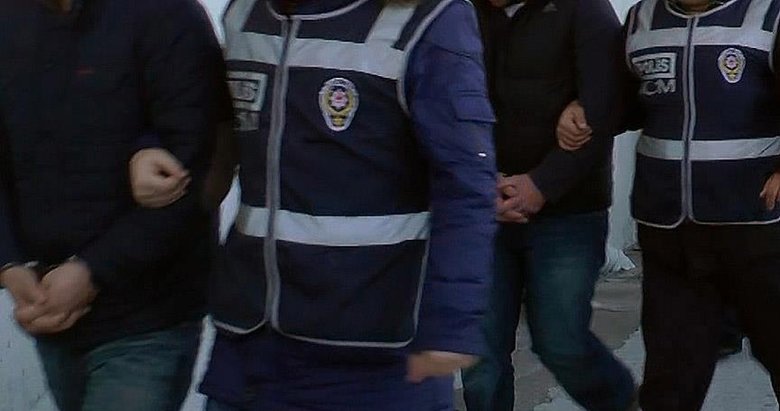 Borcunu istedi canından oldu