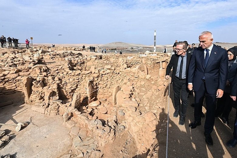 gobeklitepeden-sonra-insanlik-tarihinin-yeni-odagi-karahantepenin-koruma-catisi-da-hazir-1780045654356.jpeg