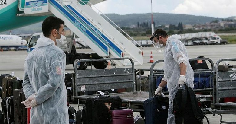Suudi Arabistan’daki 169 Türk vatandaşı THY uçağıyla İzmir’e getirildi