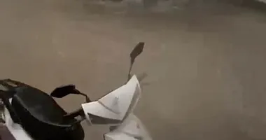 Fırtına caminin külahını kopardı