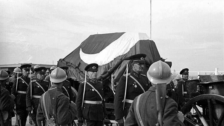 Ulu önder Mustafa Kemal Atatürk’ün cenazesi töreninden fotoğraflar!