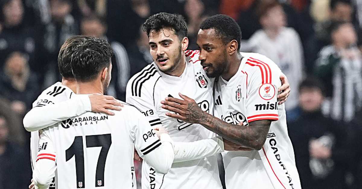 Beşiktaş dört köşe!
