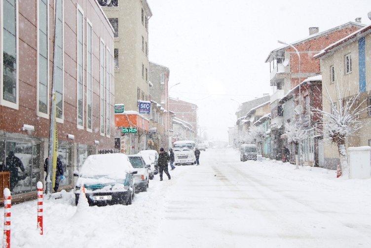 İzmir’de kar yağışı ne kadar devam edecek? Ege’de hangi illerde kar yağışı var?