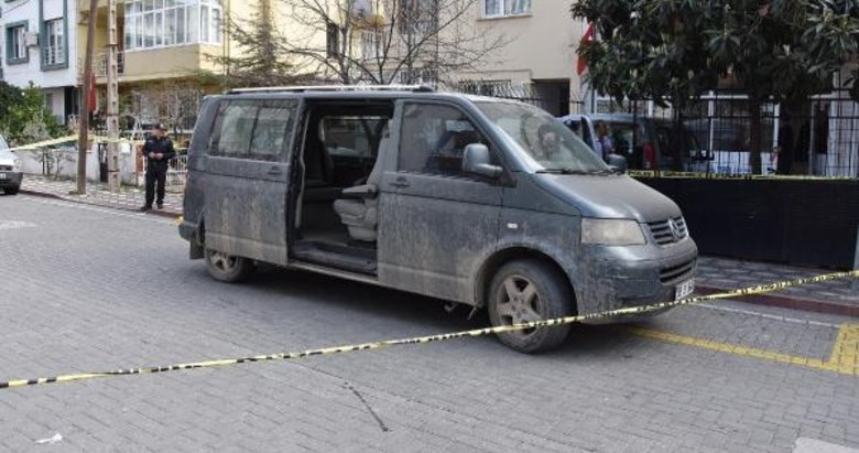 Akhisar’da sokak ortasında silahlı saldırı: 1 yaralı