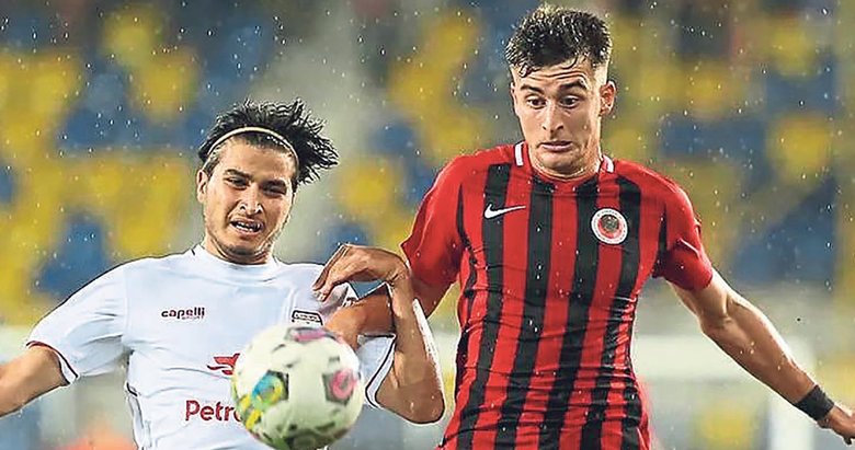 Altınordu puanı kaptı