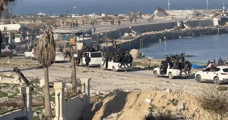 Hamas, esir takasının dördüncü turunda Gazze’deki İsrailli 3 esirden 2’sini Kızılhaç’a teslim etti