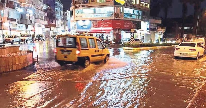 Kuşadası yağmura teslim