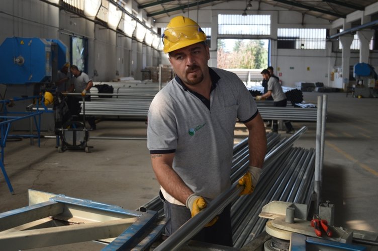 İşçiydi patron oldu, şimdi 9 ülkeye sera kuruyor