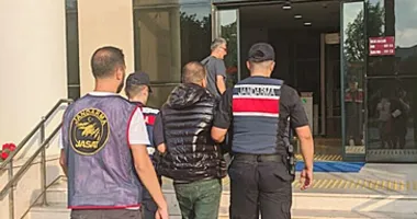 İzmir’de 60 ayrı suçtan aranıyordu!