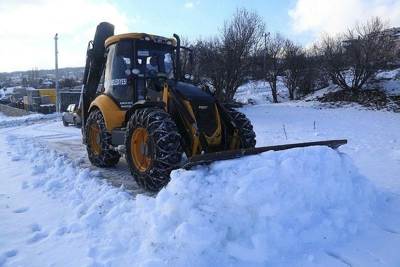 Çameli dondu! Sıcaklığın eksi 16 dereceye düştüğü ilçede ekipler seferber oldu